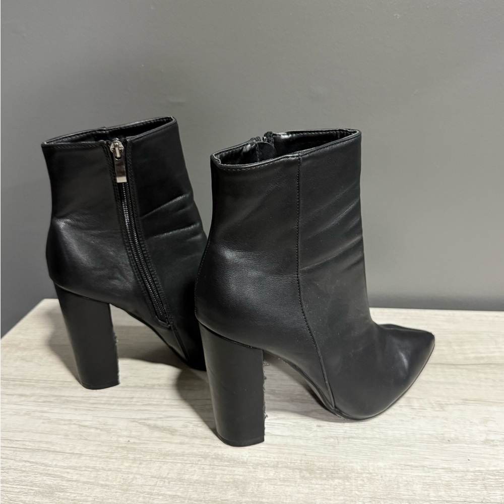 Black Block Heel Pointy toe Ankle Boots Size 7.5